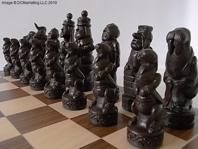Lewis Carroll Plain Theme Chess Set